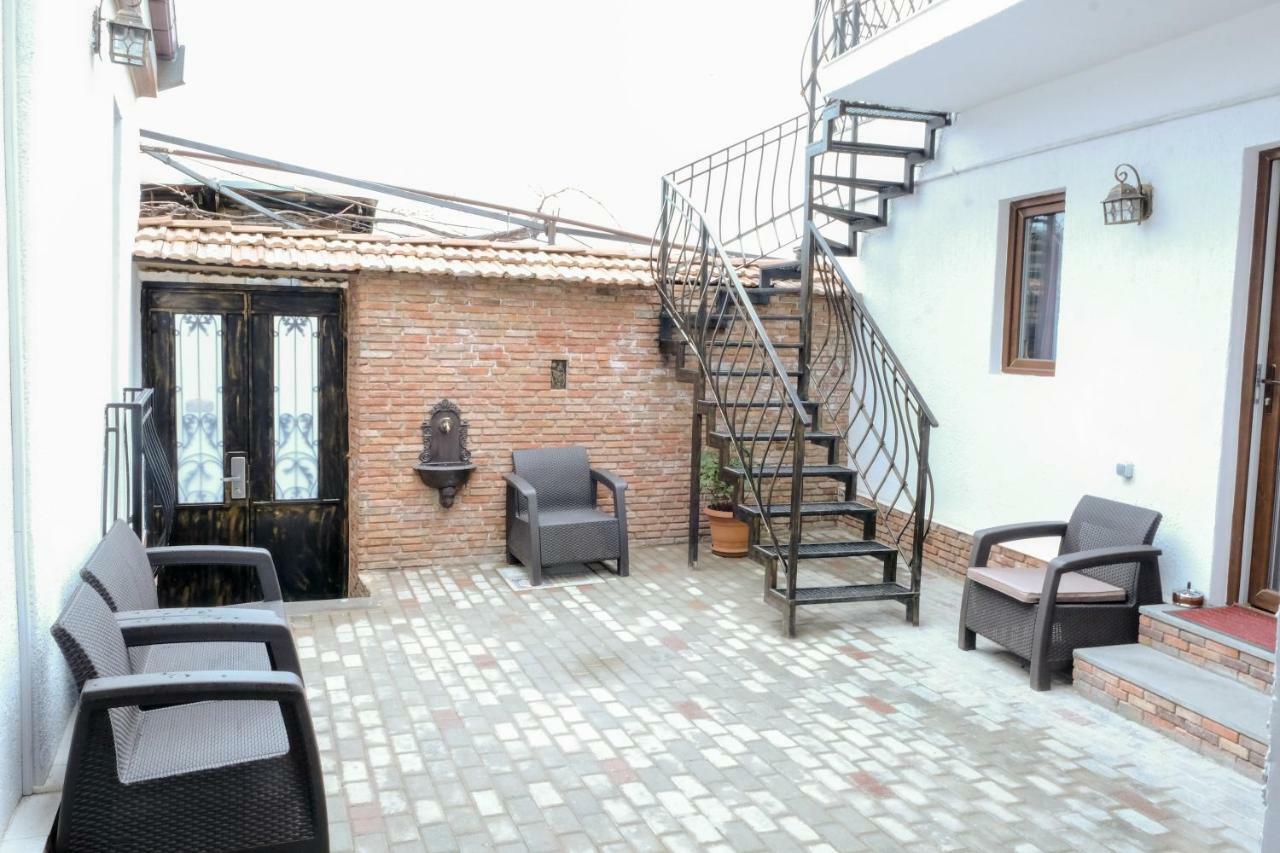3 Studio Tbilisi Bagian luar foto
