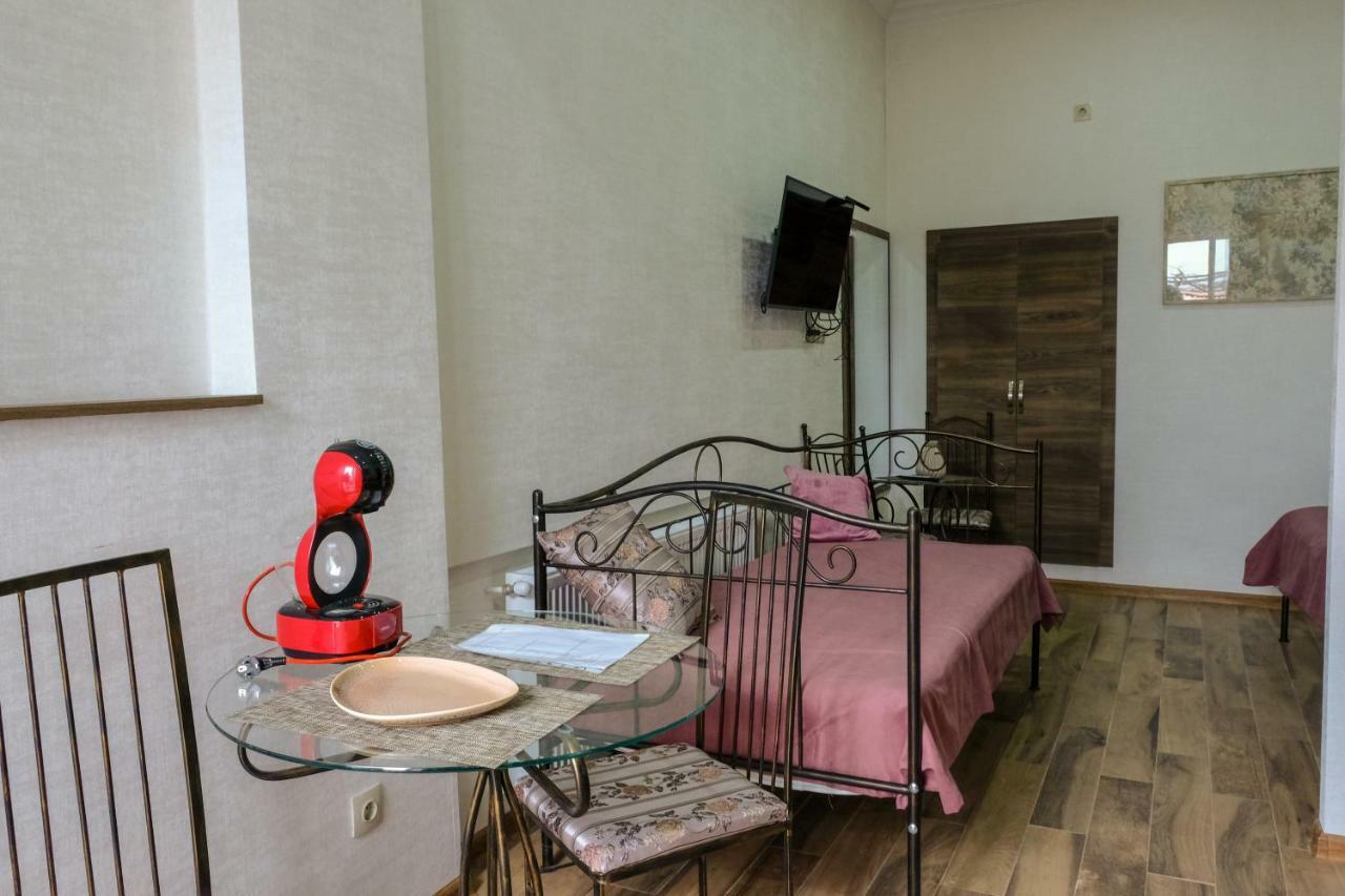 3 Studio Tbilisi Bagian luar foto